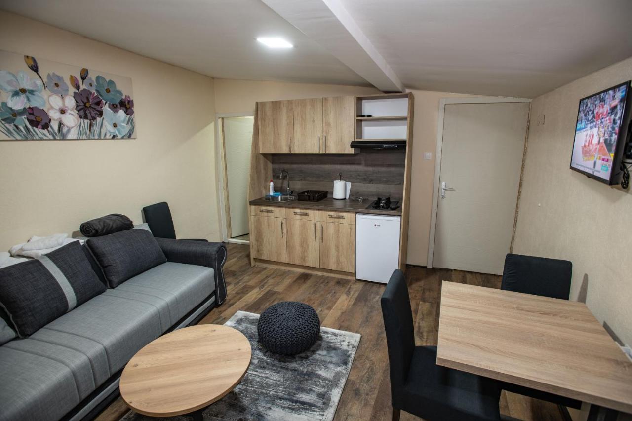 Apartmani Sp Jovanovic Crni Vrh Ngoại thất bức ảnh